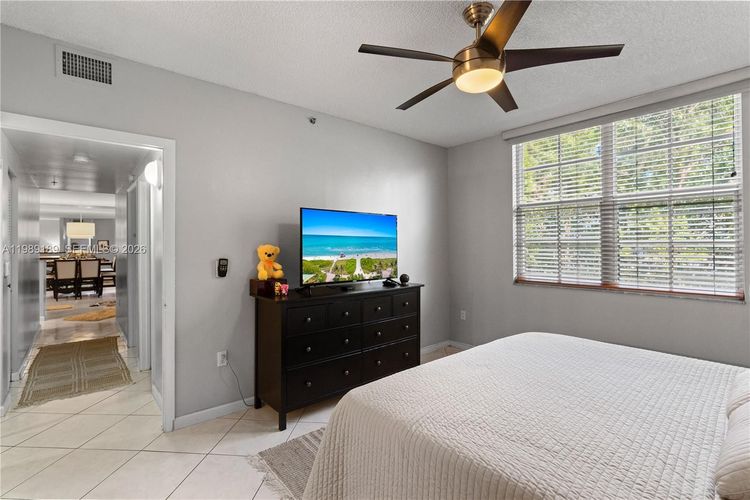 The Yacht Club at Aventura #6108 image #18