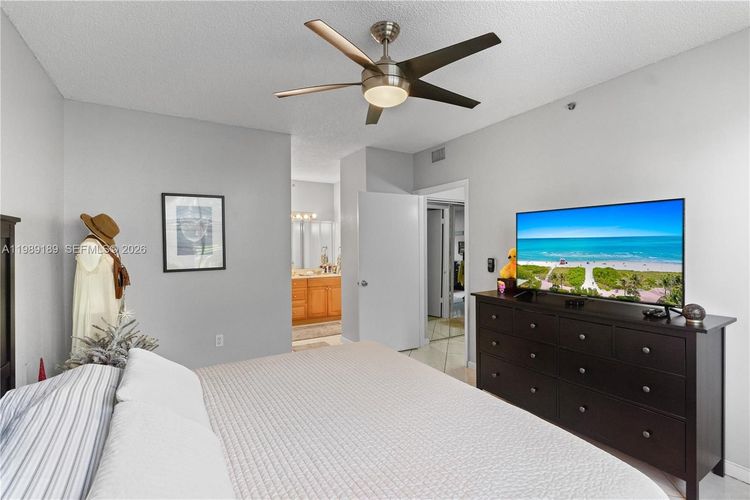The Yacht Club at Aventura #6108 image #20