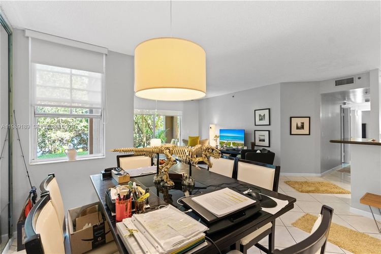 The Yacht Club at Aventura #6108 image #8