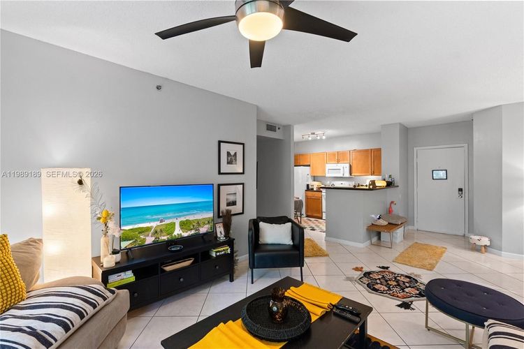 The Yacht Club at Aventura #6108 image #9