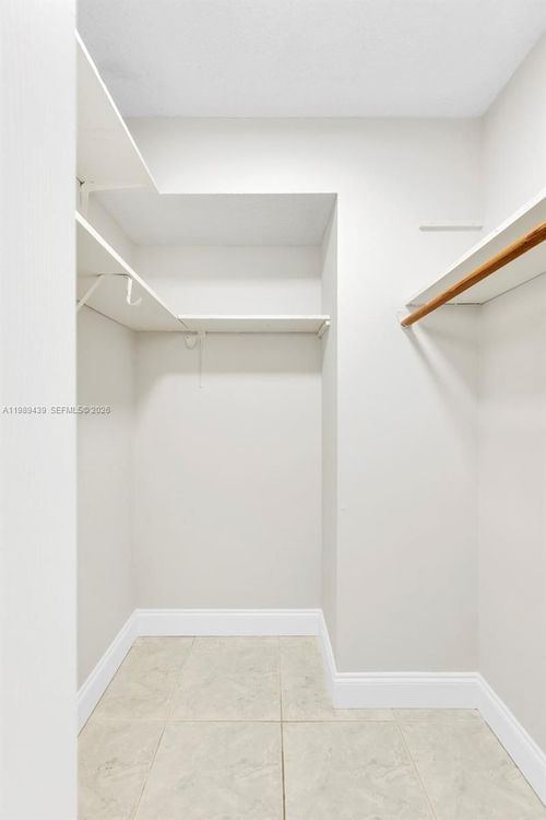 Commodore Plaza - Tower #806 image #19