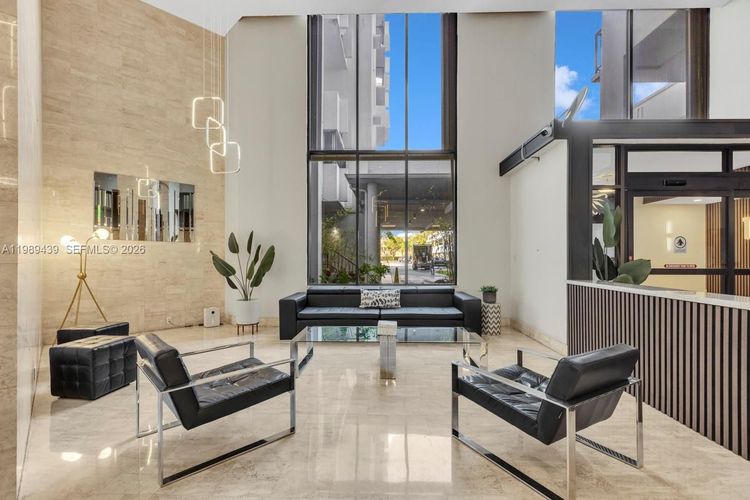 Commodore Plaza - Tower #806 image #22