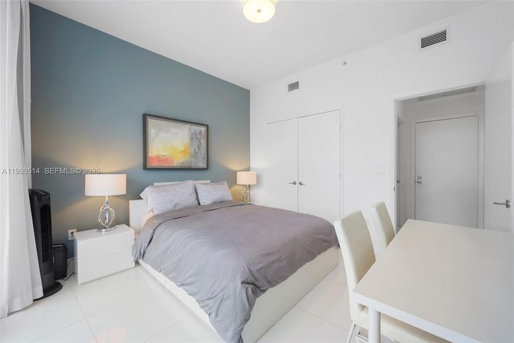 Paramount Bay #803 image #11