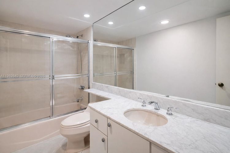 Towers of Key Biscayne #F206 image #11