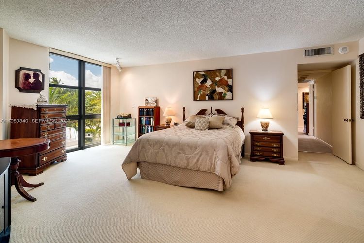 Towers of Key Biscayne #F206 image #20