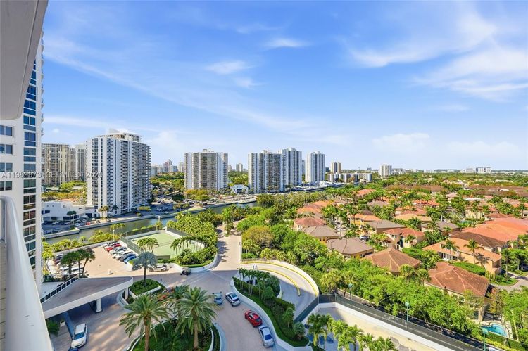 One Island Place #1203 image #11