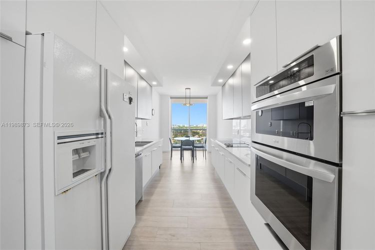 One Island Place #1203 image #16