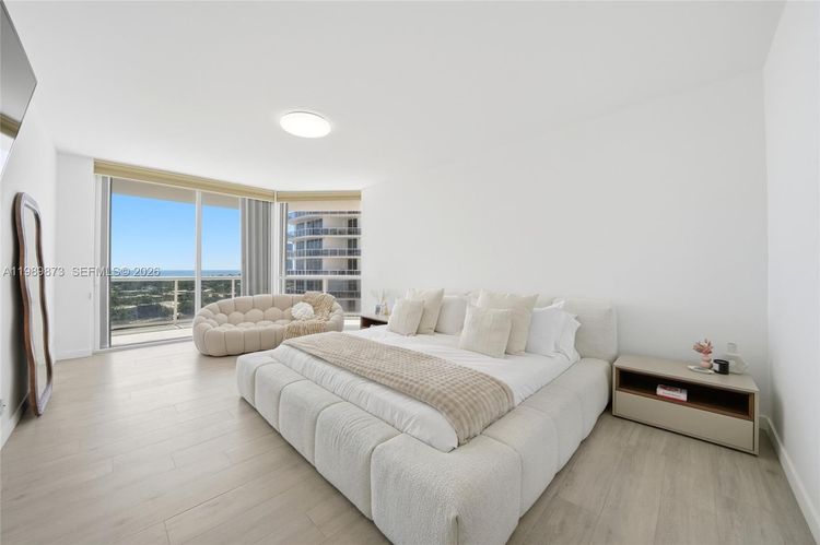 One Island Place #1203 image #17