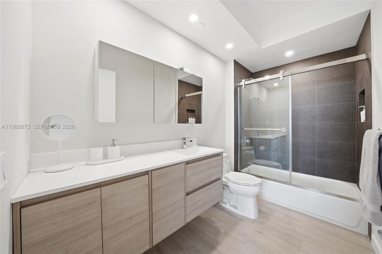 One Island Place #1203 image #22