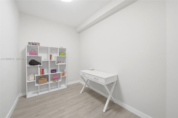 One Island Place #1203 image #27