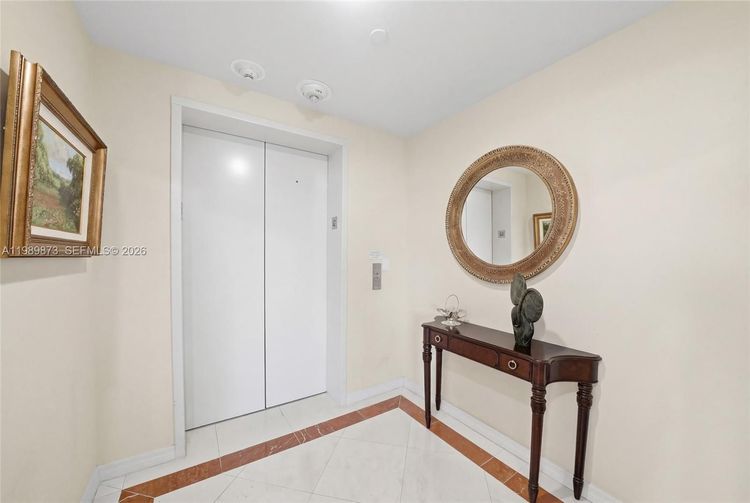 One Island Place #1203 image #28