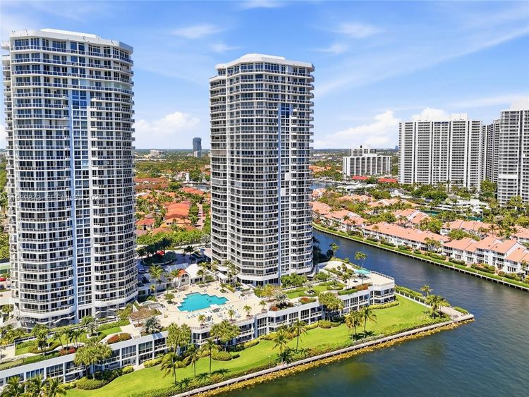 One Island Place #1203 image #36