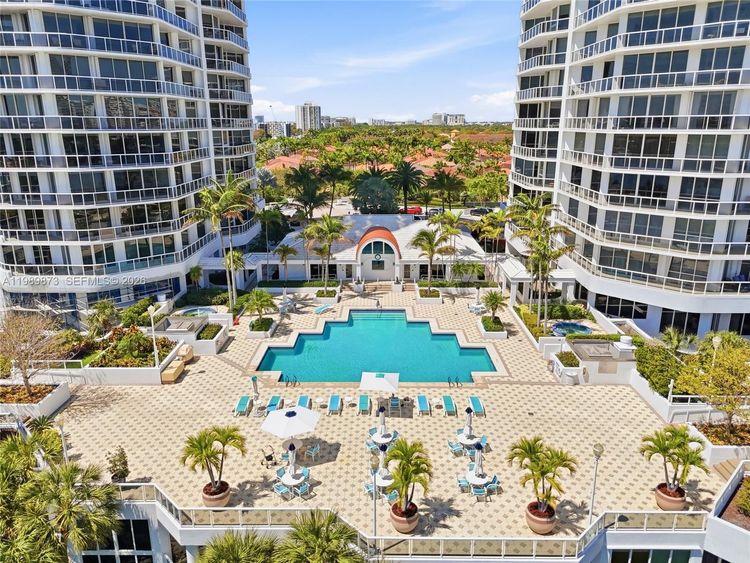 One Island Place #1203 image #38