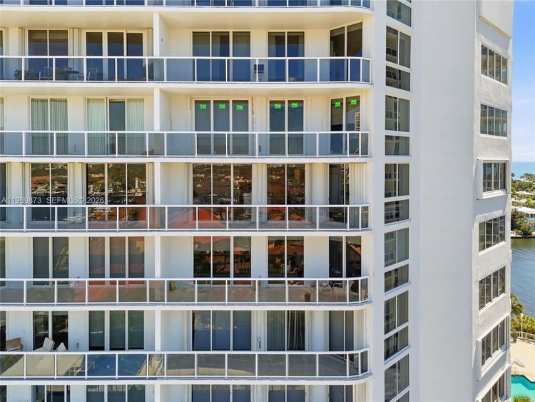 One Island Place #1203 image #43