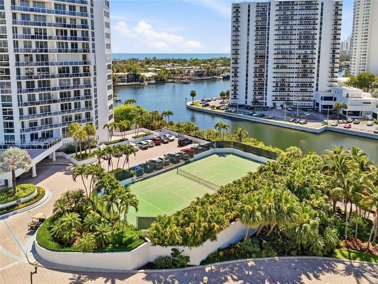 One Island Place #1203 image #46