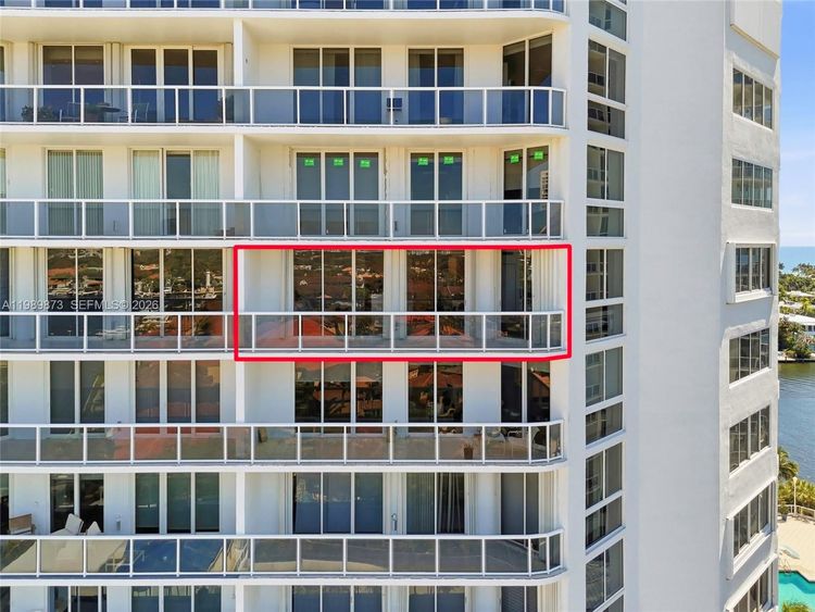 One Island Place #1203 image #48