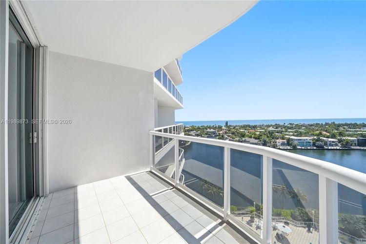 One Island Place #1203 image #6