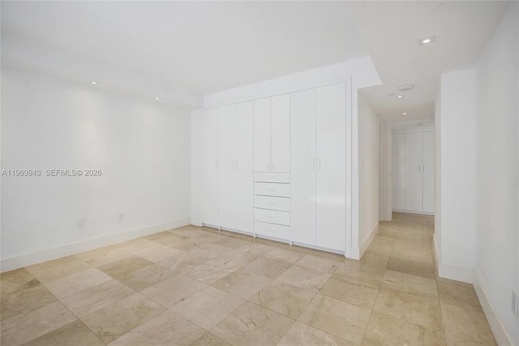 The Tiffany #504 image #33