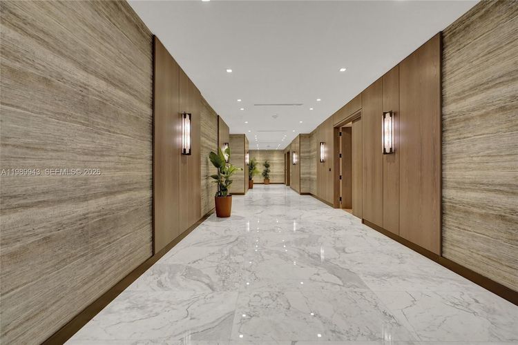 The Tiffany #504 image #48