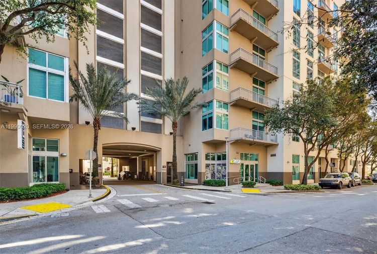 Metropolis at Dadeland #1203 image #9