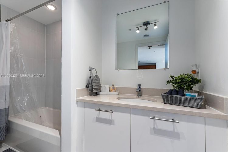 Midblock Condominium #702 image #27