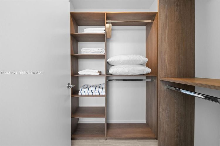 72 Park #1402 image #12