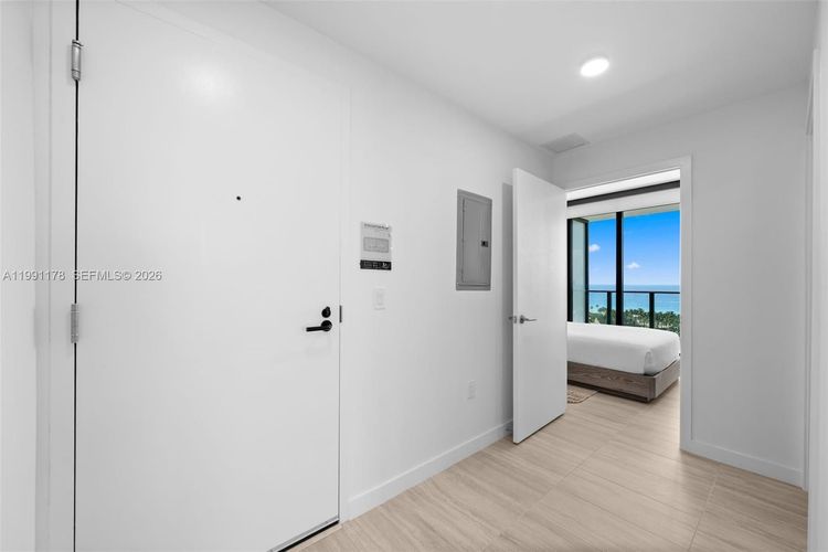 72 Park #1402 image #15