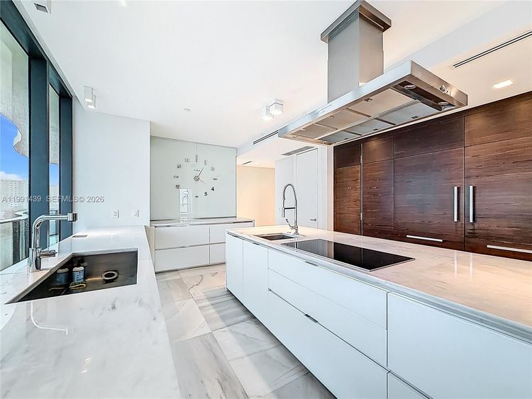 Regalia #5 image #24