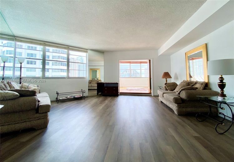 Four Ambassadors #531 image #10