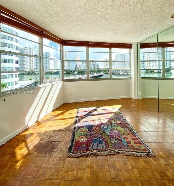 Four Ambassadors #531 image #13