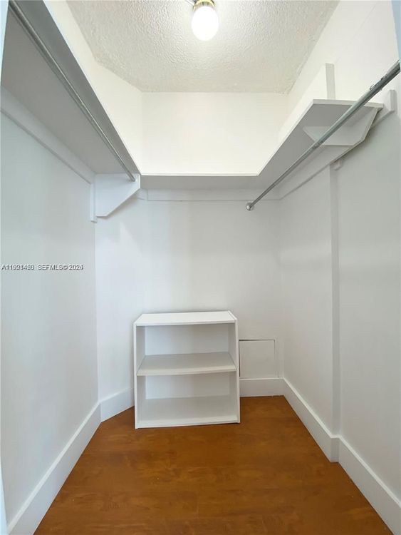 Four Ambassadors #531 image #22