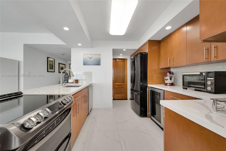 Bayshore Place #1003A image #18