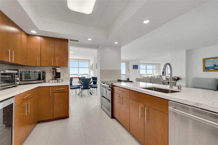 Bayshore Place #1003A image #19