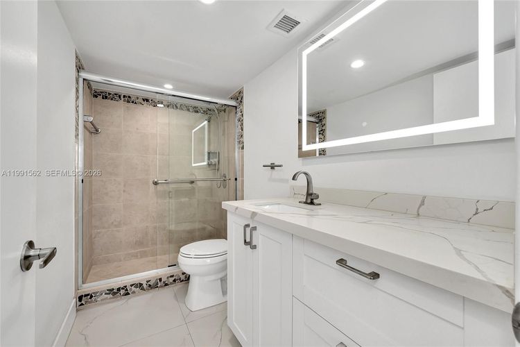 Bayshore Place #1003A image #27