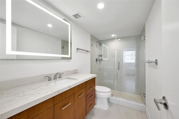 Bayshore Place #1003A image #30