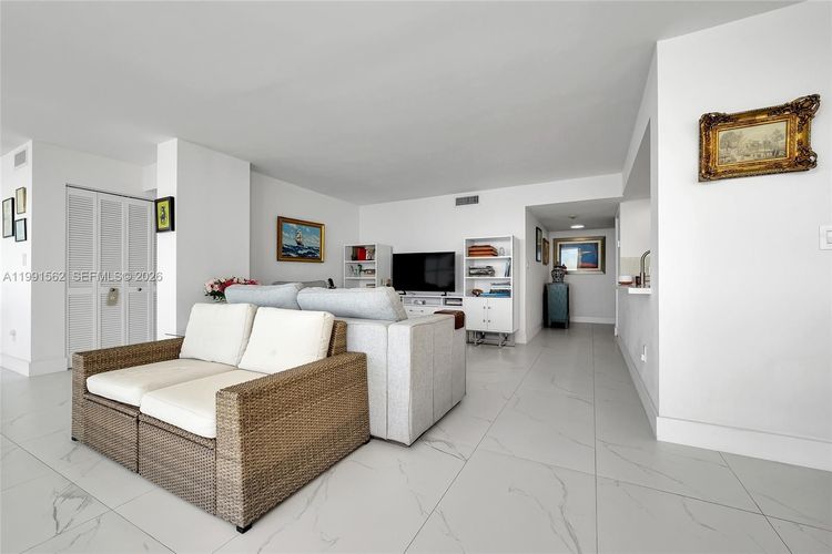 Bayshore Place #1003A image #8