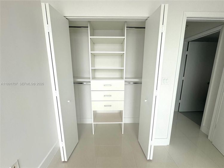 Mint #2905 image #16