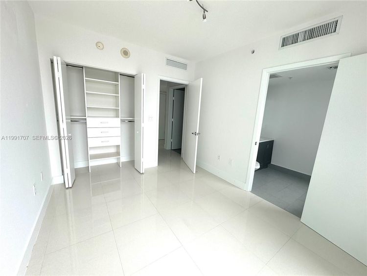 Mint #2905 image #17