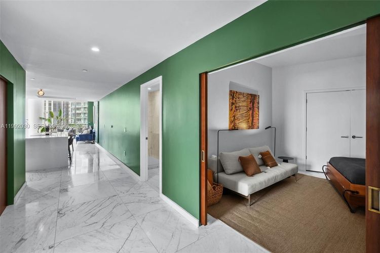 Paramount Miami Worldcenter #3211 image #16