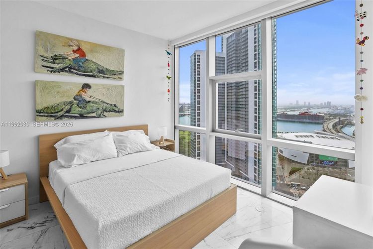 Paramount Miami Worldcenter #3211 image #18