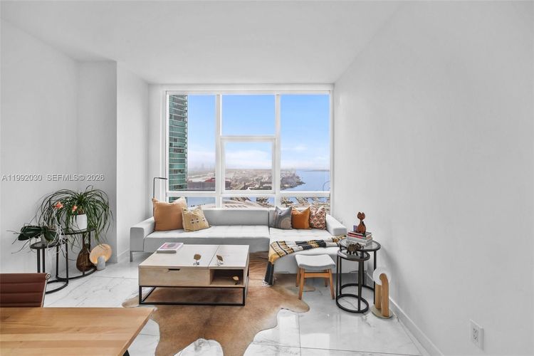 Paramount Miami Worldcenter #3211 image #20