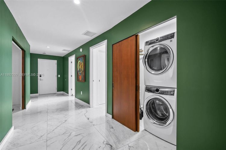 Paramount Miami Worldcenter #3211 image #21