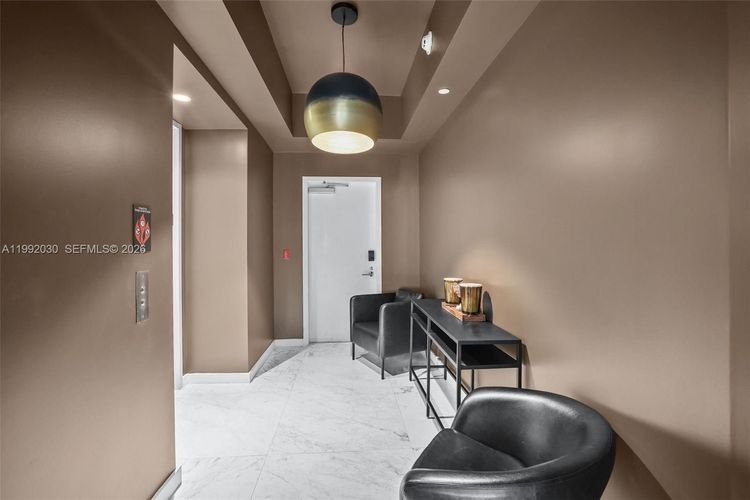 Paramount Miami Worldcenter #3211 image #22