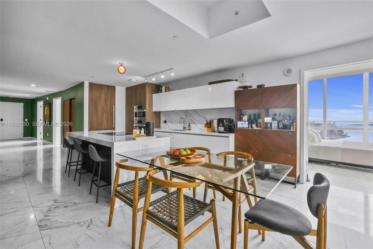 Paramount Miami Worldcenter #3211 image #25