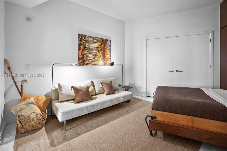 Paramount Miami Worldcenter #3211 image #36