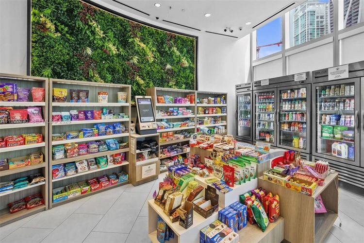 Paramount Miami Worldcenter #3211 image #42