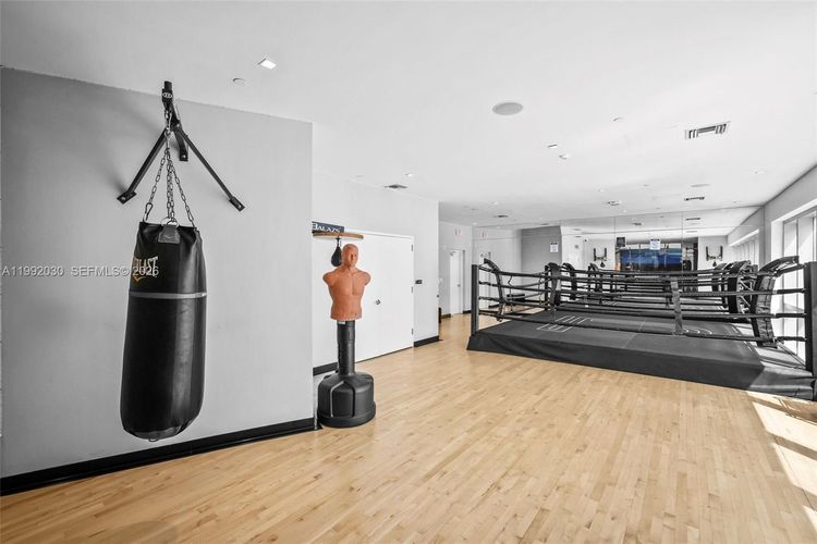 Paramount Miami Worldcenter #3211 image #44