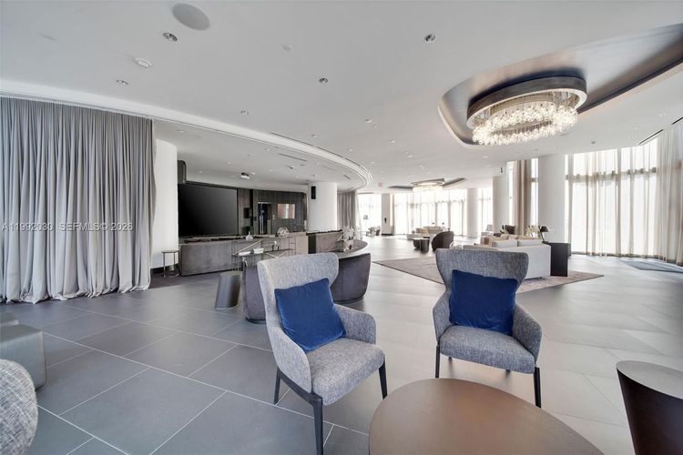 Paramount Miami Worldcenter #3211 image #52