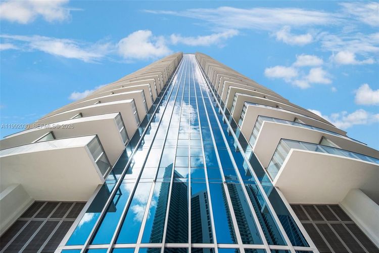 Paramount Miami Worldcenter #3211 image #71