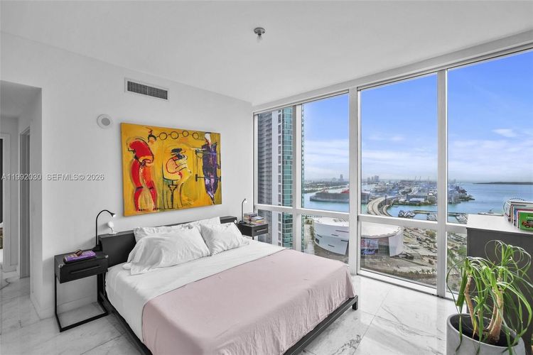 Paramount Miami Worldcenter #3211 image #9